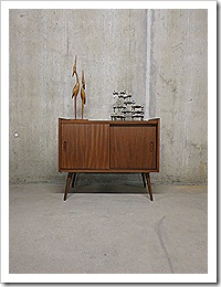 Vintage design wall cabinet wandmeubel wandkast Deense stijl