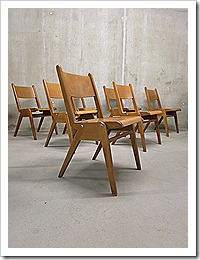Partij vintage houten stapelstoelen fifties loft