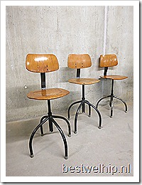 Stoere industriële atelierkrukken barkruk Atomic Industrial design stool