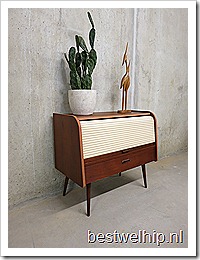 Mid century vintage design wandkastje / roller cabinet Danish