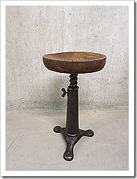 Vintage Singer atelierkruk stool Industrial collectors item
