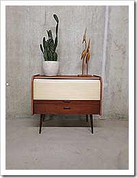 Mid century vintage design wandkastje / roller cabinet Danish