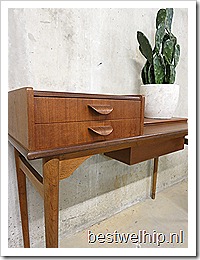 deense vintage design bijzettafel kaptafel, vintage dressing table side table Danish design