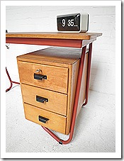 origineel industrieel schoolbureau vintage desk 'Marko' industrial