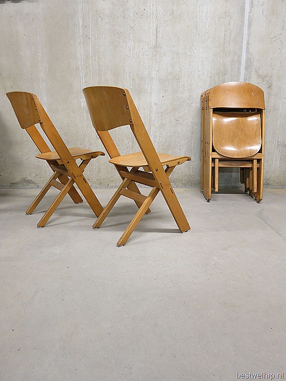 rukken gereedschap Grof Vintage houten klapstoelen / wooden folding chairs | Bestwelhip