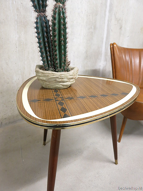 Triangle coffee table mid century design bijzettafel