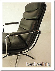 leren lounge chair Eames stijl