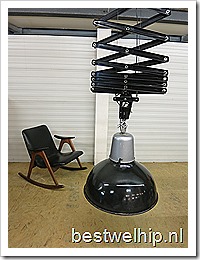 Verlicht….XXL vintage schaarlamp industrieel, vintage scissor lamp extra large industrial 