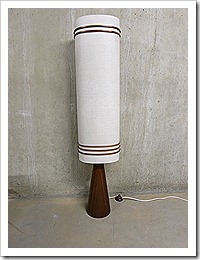 Danish modern teak floor lamp, Vintage Deense vloerlamp, wooden cone floor lamp