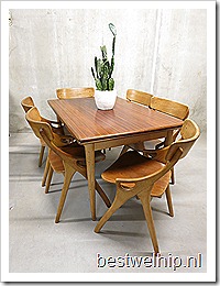 Deense eetkamer set tafel en stoelen Hovmand Olsen vintage mid century design chairs table Hovmand Olsen