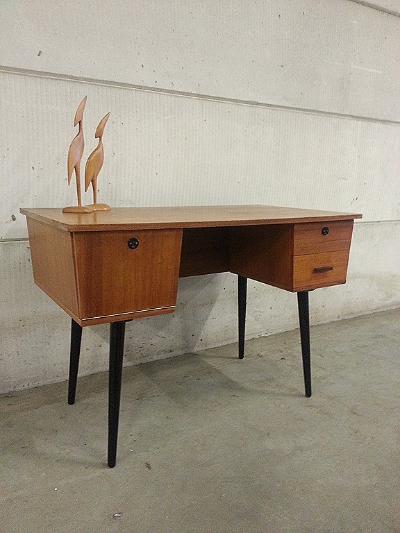 Vintage design writing desk Dutch | Bestwelhip