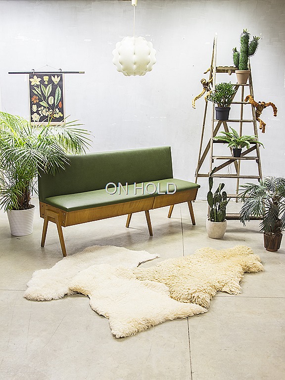 Vintage design eettafel bank industrieel, vintage sofa mid design | Bestwelhip