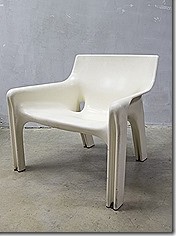 Vico Magistretti design fauteuil chair ‘Vicario’Artemide Milano