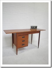 Arne Vodder Deens design bureau, vintage writing desk Arne Vodder