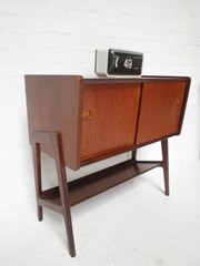 vintage design dressoir tabel